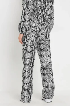 Jeans & Jeggings><noscript><img width=