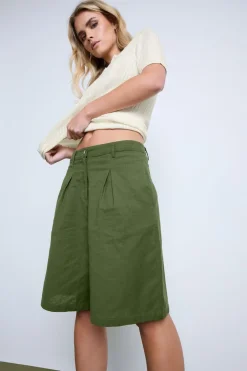 Shorts>PIXIEGIRL Petite Khaki Green Linen Bermuda Shorts