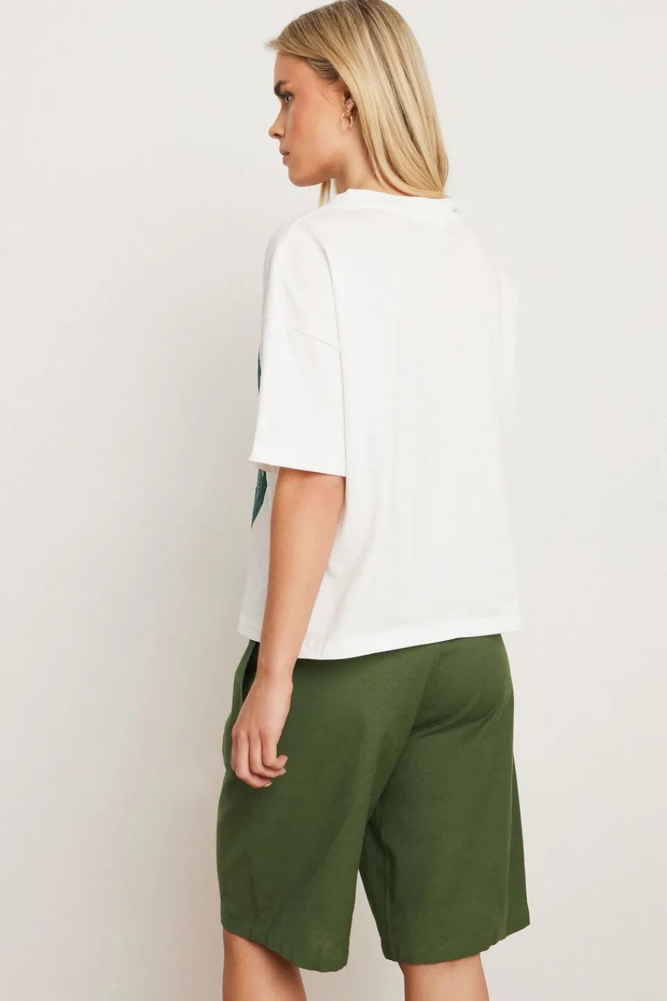 Shorts>PIXIEGIRL Petite Khaki Green Linen Bermuda Shorts