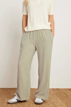 Trousers><noscript><img width=