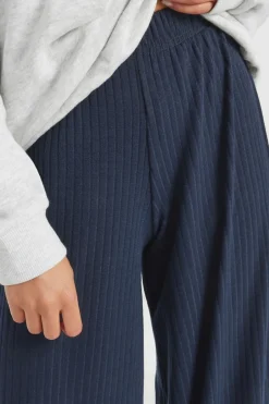 Trousers><noscript><img width=