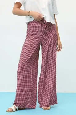 Trousers><noscript><img width=