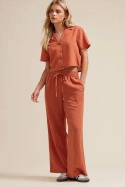 Trousers><noscript><img width=