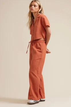 Trousers><noscript><img width=