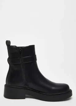 Footwear><noscript><img width=