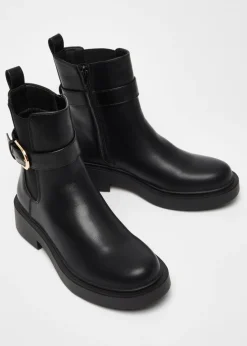 Footwear><noscript><img width=