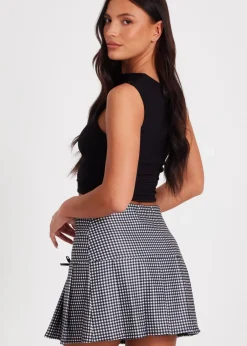 Skirts>Quiz Black Gingham Pleated Skirt