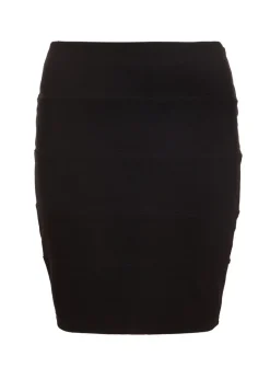 Skirts><noscript><img width=