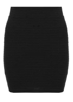 Skirts><noscript><img width=