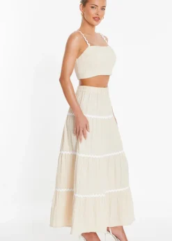 Skirts><noscript><img width=