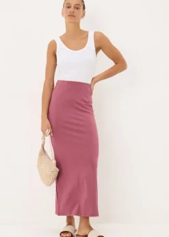 Skirts><noscript><img width=