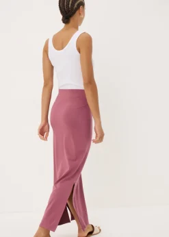 Skirts><noscript><img width=