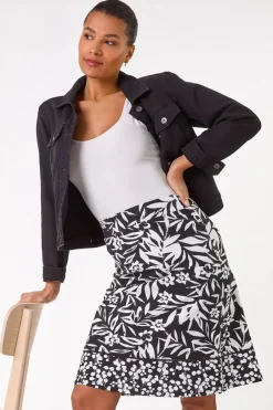 Skirts><noscript><img width=