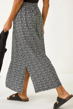 Skirts><noscript><img width=