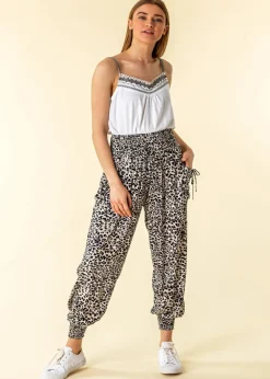 Trousers><noscript><img width=