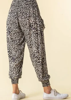 Trousers><noscript><img width=
