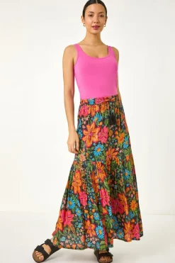 Skirts><noscript><img width=