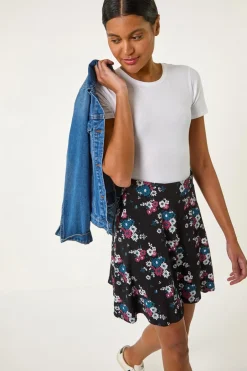 Skirts><noscript><img width=