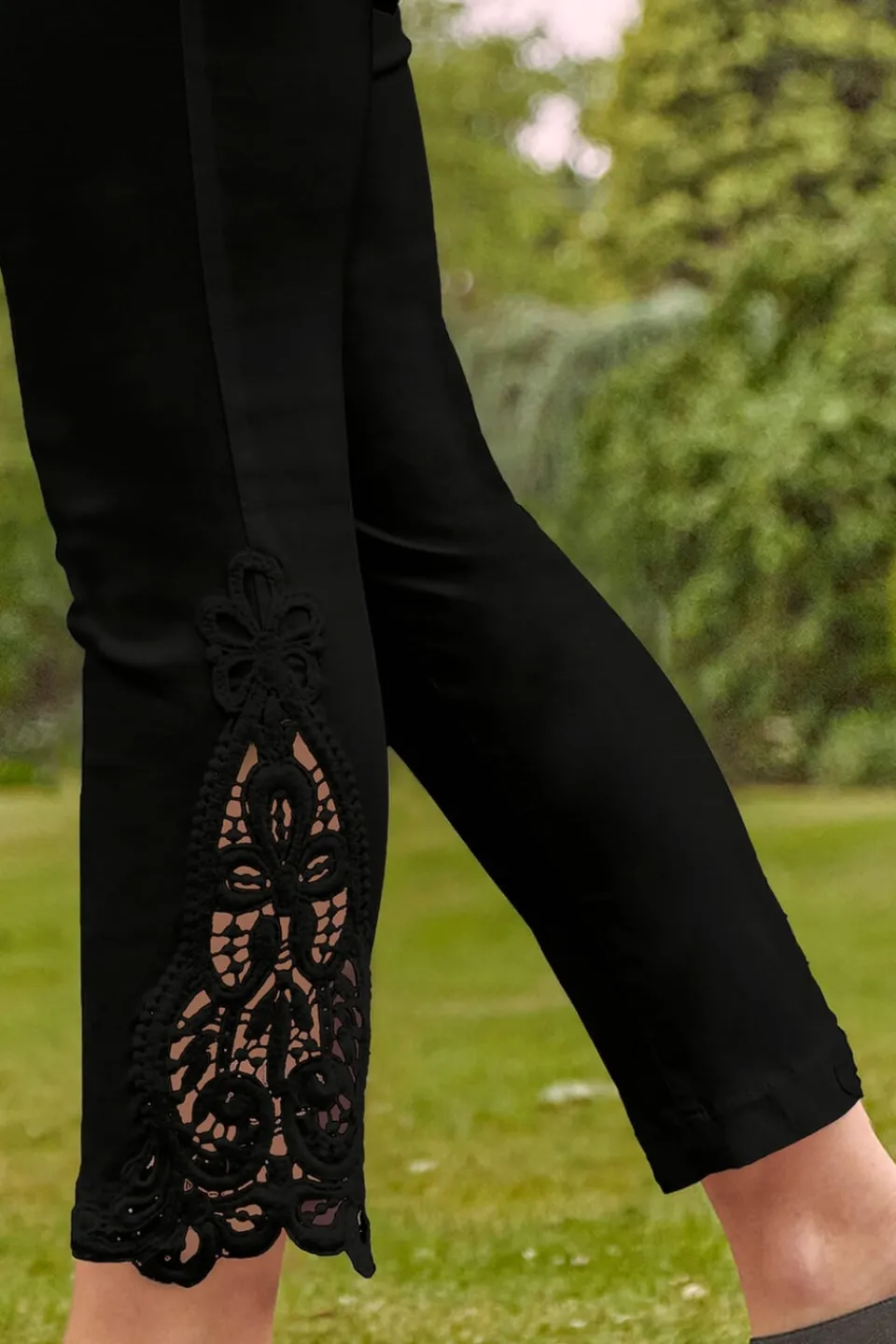 Trousers>Roman Lace Insert Elastic Waist Crop Trousers Black