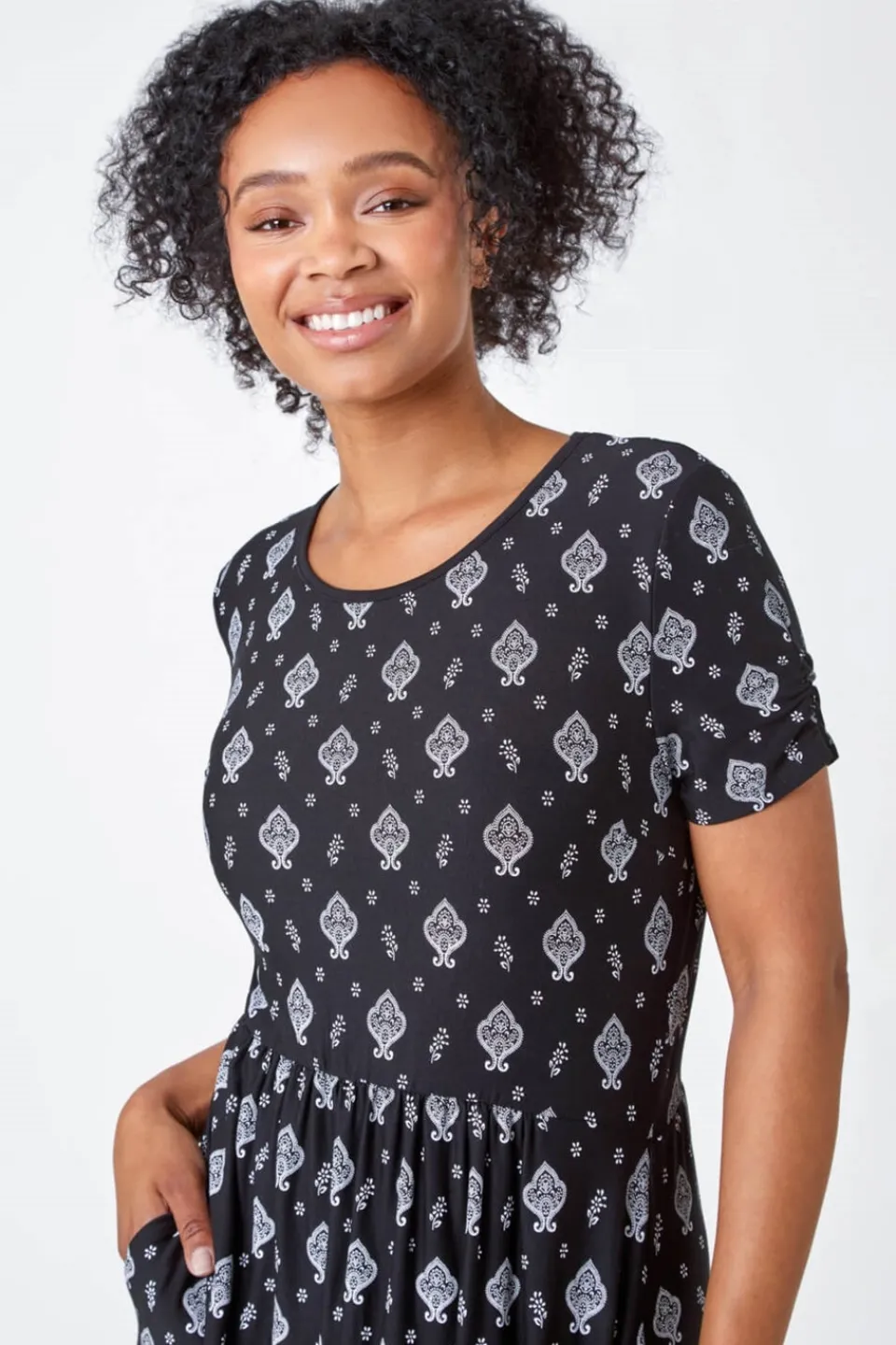 Dresses>Roman Black Petite Border Print Stretch Midi Dress