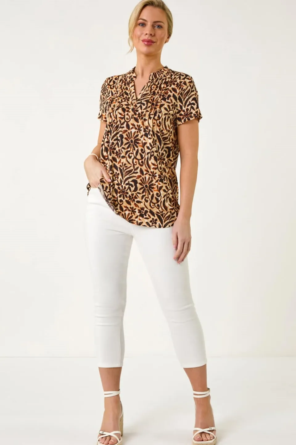 Tops>Roman Black Petite Floral Print V-Neck Stretch Top