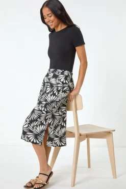 Skirts><noscript><img width=