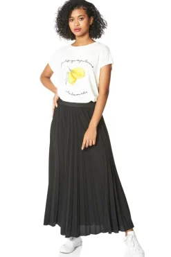 Skirts><noscript><img width=