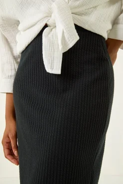 Skirts><noscript><img width=