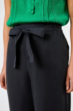 Trousers><noscript><img width=