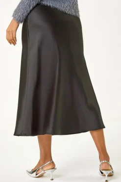 Skirts><noscript><img width=