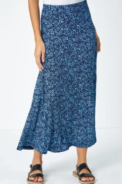 Skirts><noscript><img width=