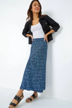 Skirts><noscript><img width=