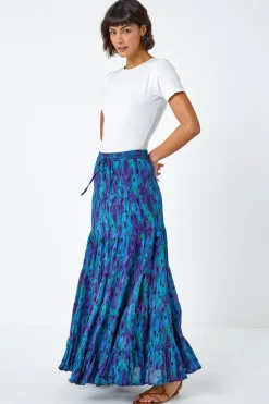 Skirts><noscript><img width=