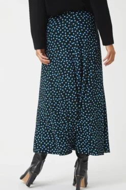 Skirts><noscript><img width=