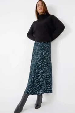 Skirts><noscript><img width=