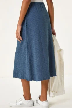 Skirts><noscript><img width=