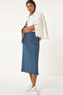 Skirts><noscript><img width=