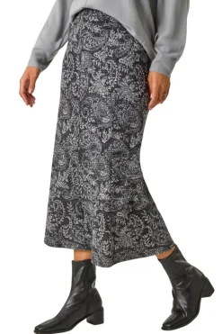 Skirts><noscript><img width=