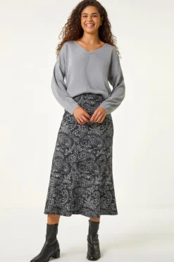 Skirts><noscript><img width=