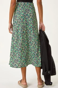 Skirts><noscript><img width=