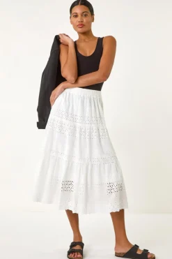 Skirts><noscript><img width=
