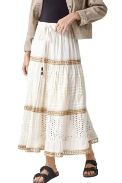 Skirts><noscript><img width=