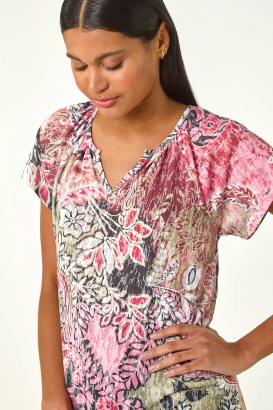 Tops>Roman Khaki Paisley Print V-Neck Raglan Top