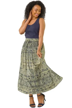 Skirts><noscript><img width=