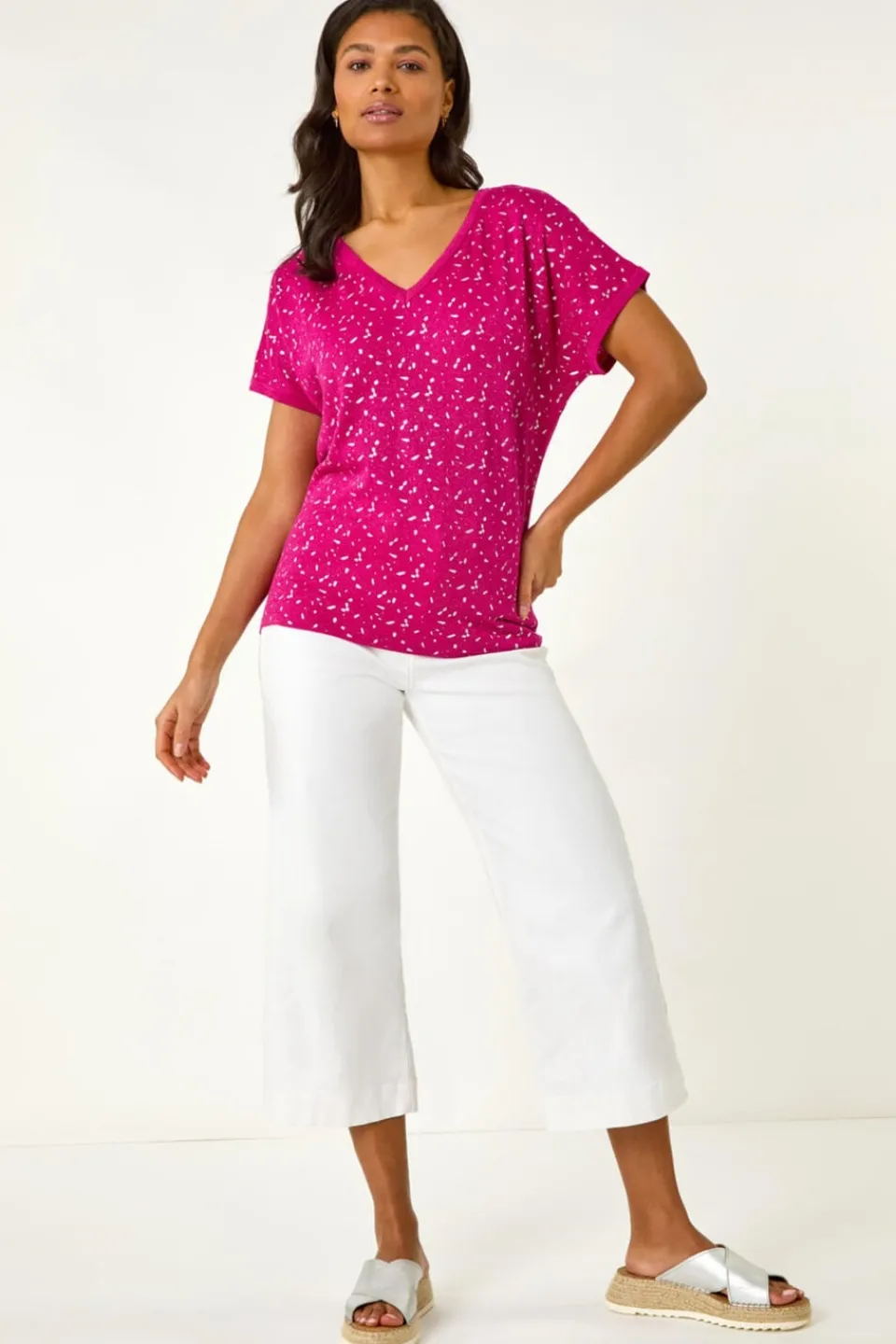 T-Shirts>Roman Magenta Foil Print V-Neck Knitted Top