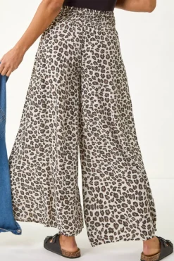 Trousers><noscript><img width=