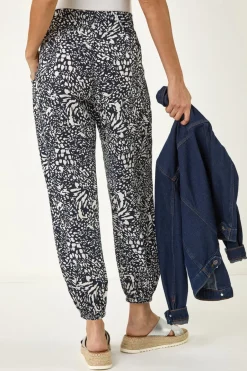 Trousers><noscript><img width=
