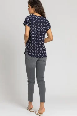T-Shirts><noscript><img width=