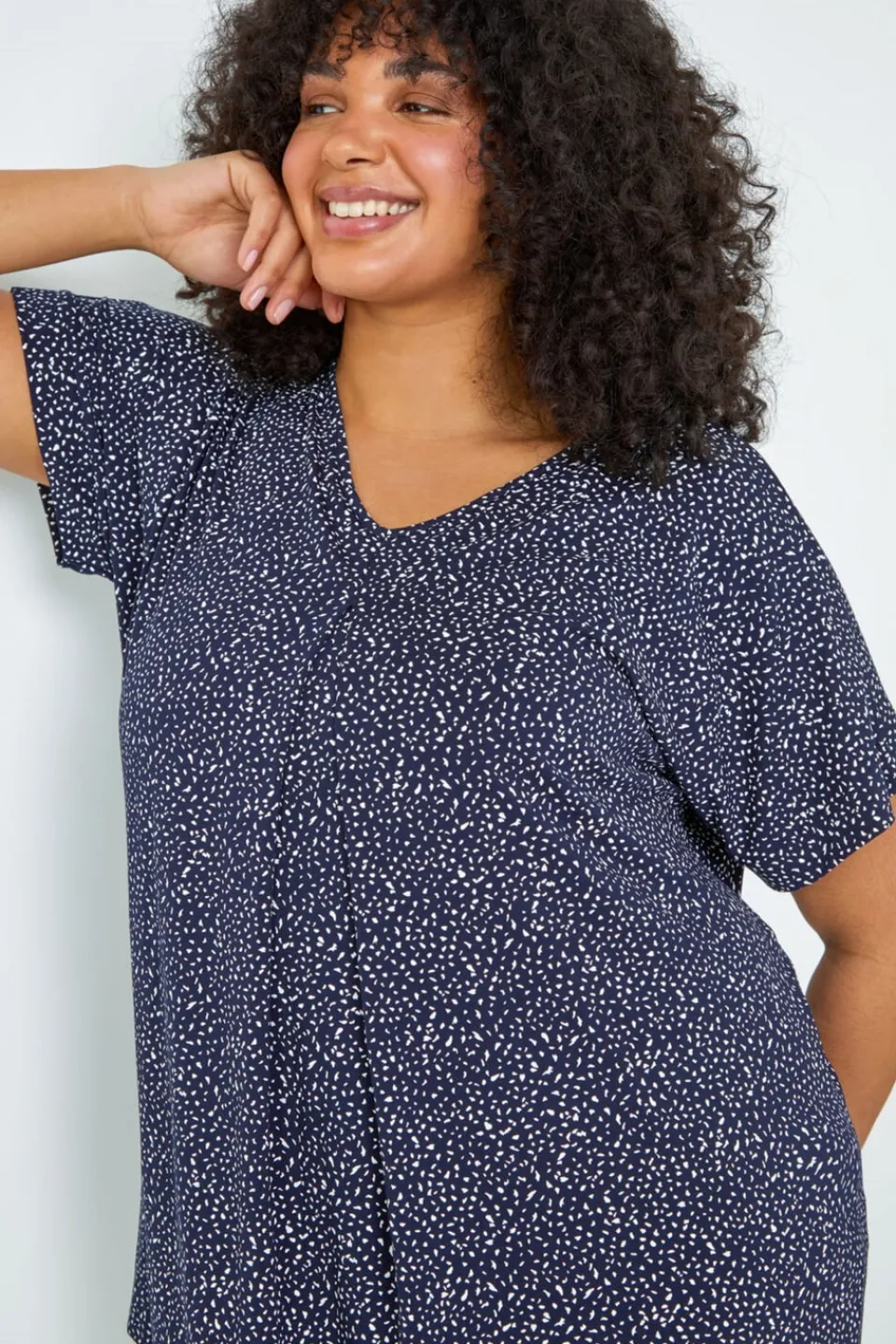 T-Shirts>Roman Navy Curve Ditsy Spot Print V-Neck Stretch Top