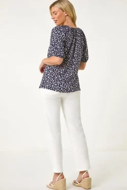 Tops><noscript><img width=
